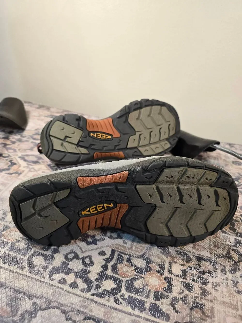 Keen Newport H2 Hiking Trail Shoe Closed Toe Blue 10.5 Fisherman Sandals